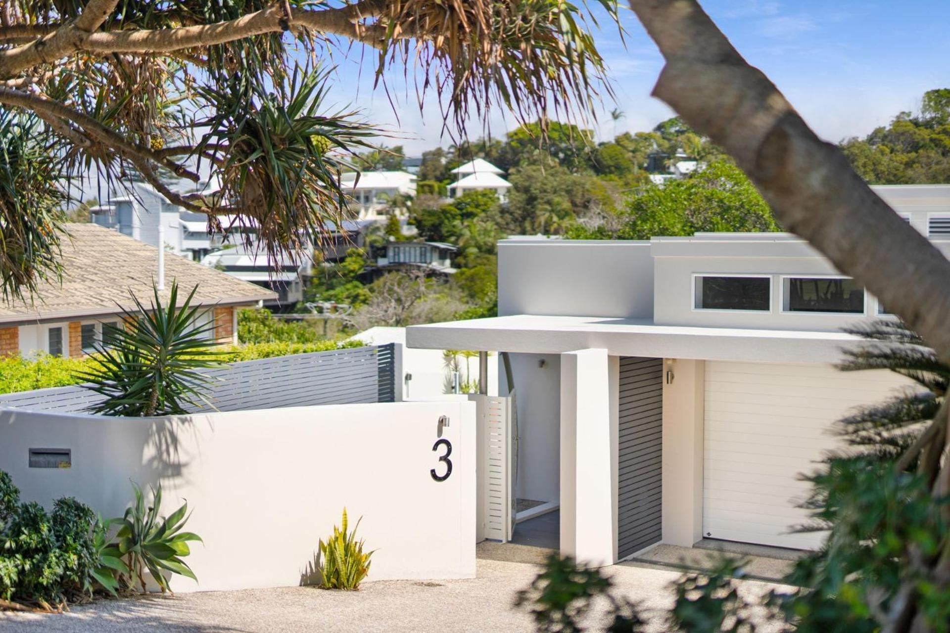 Holiday home Iconic Noosa House In Mcanally Drive Sunshine *