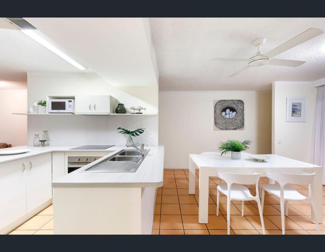 Opulent Hinterland Sunsets Apartment *
