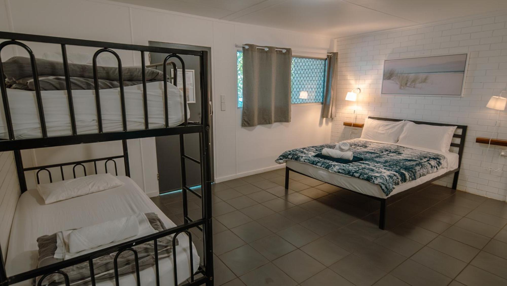 Nomads Hostel *