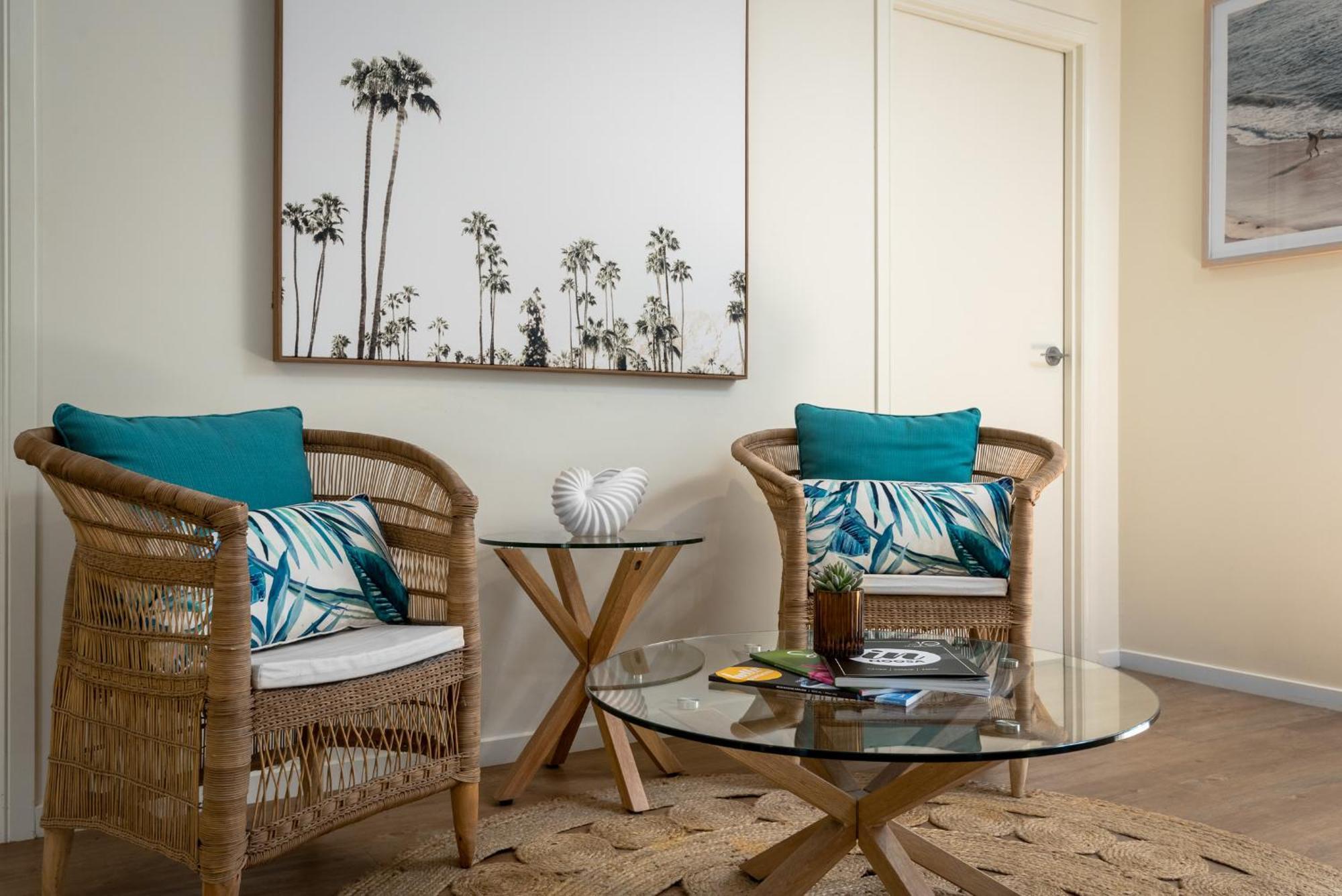 Endless Summer Retreat-pet Friendly, Walk To Shops *