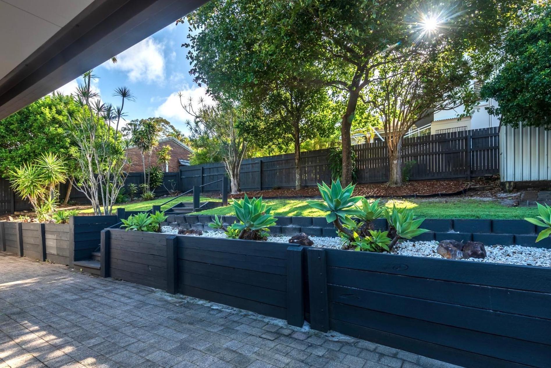 Endless Summer Retreat-pet Friendly, Walk To Shops
