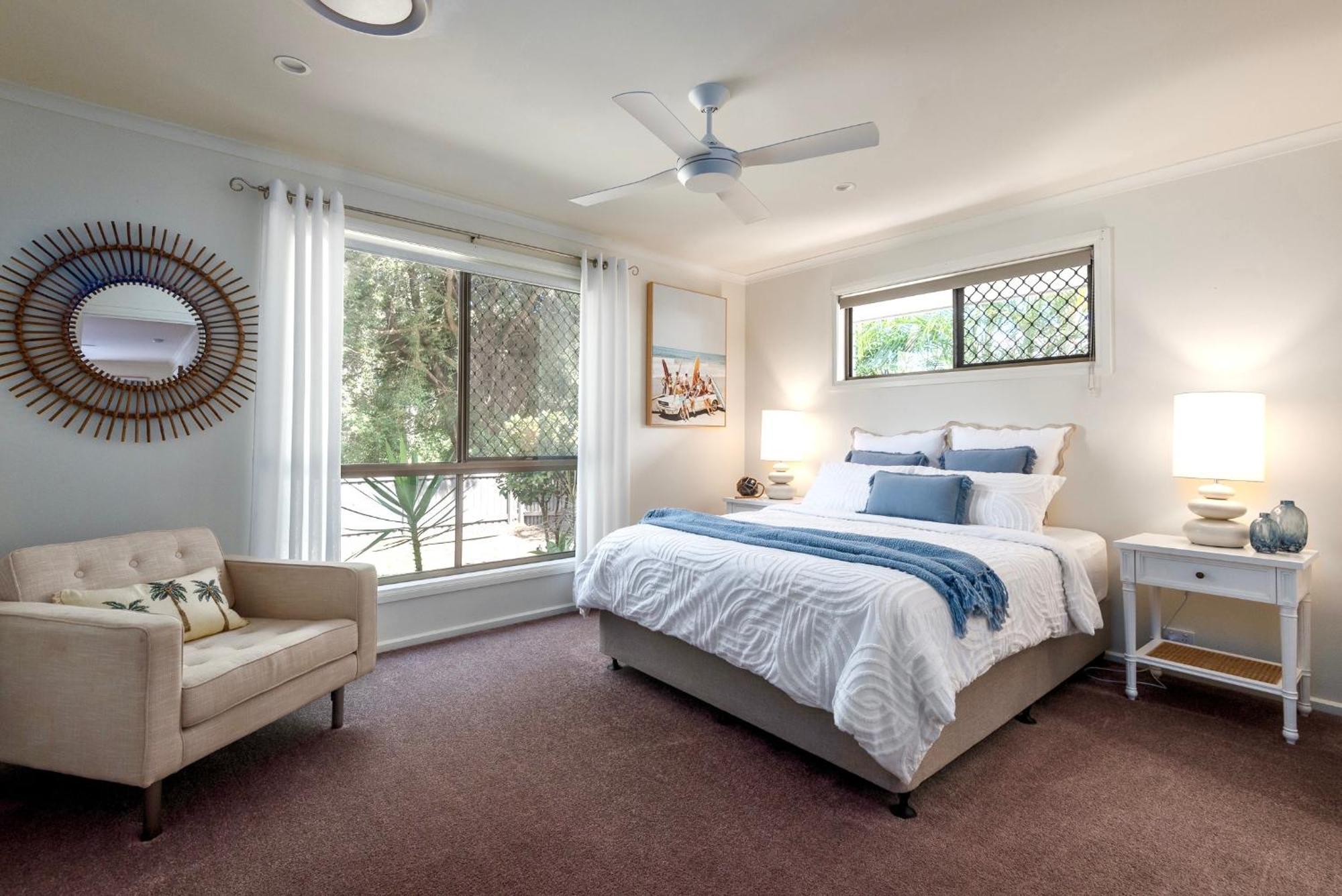 Endless Summer Retreat-pet Friendly, Walk To Shops *