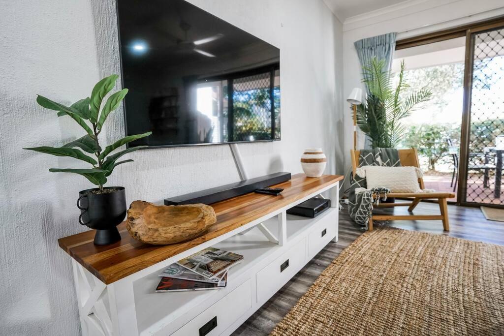 Stylish Poolside Villa, Noosa * Noosaville