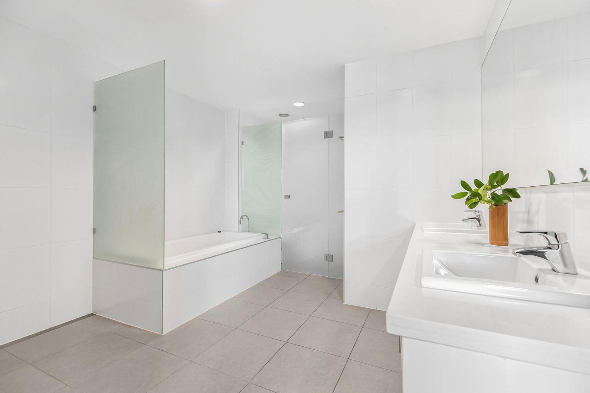1 Alpha - Lovely And Spacious 3 Bed On One Level Lift Pool Air Con Garden Outlook Sunshine Beach