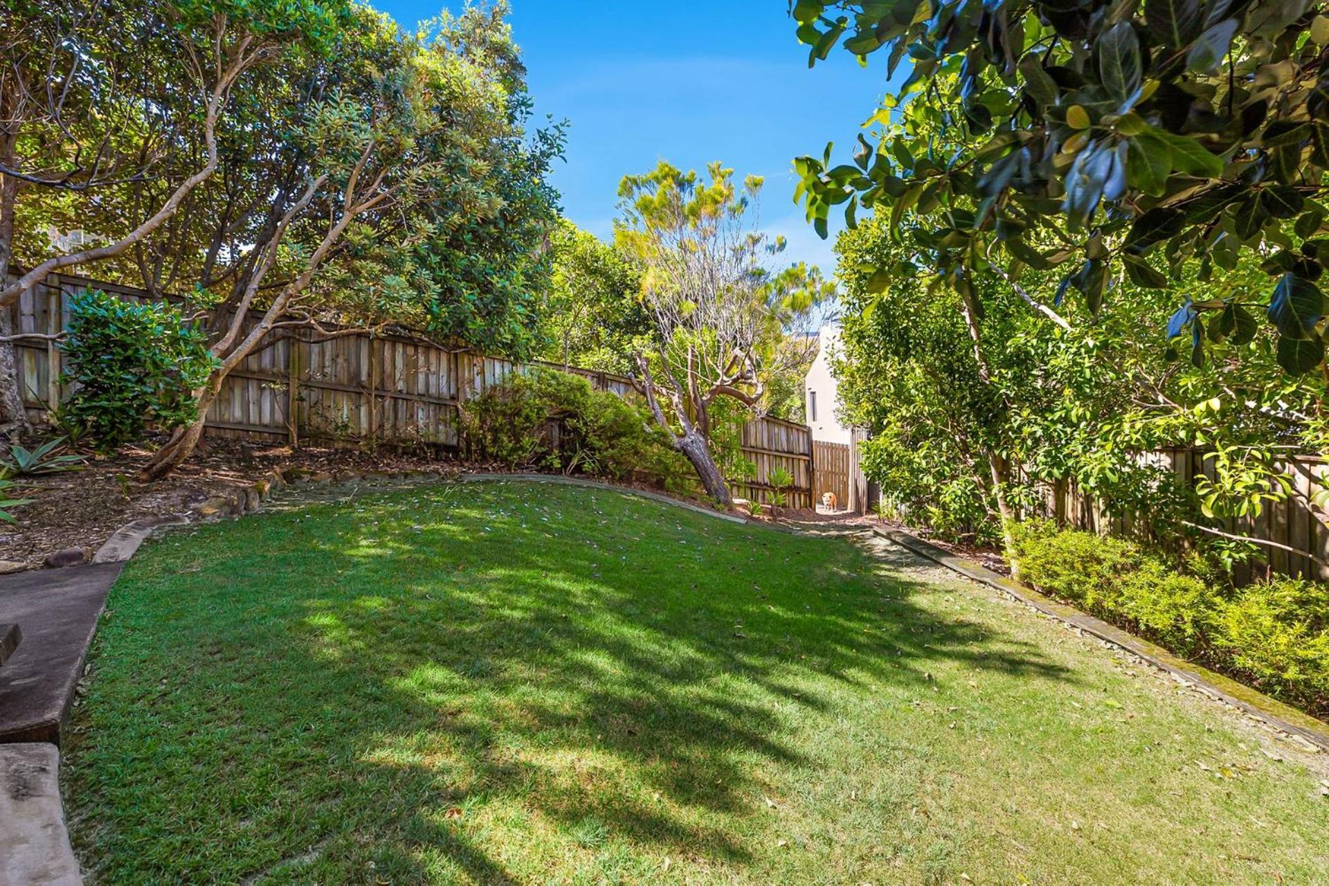 1 Alpha - Lovely And Spacious 3 Bed On One Level Lift Pool Air Con Garden Outlook Apartment Sunshine Beach