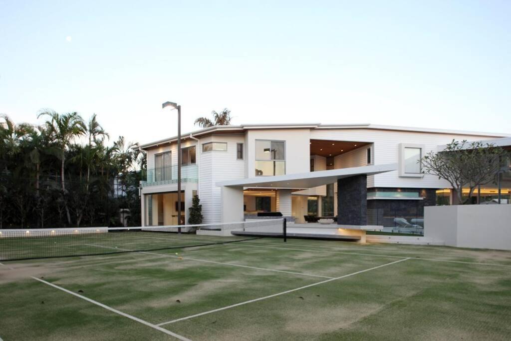 Racquet Retreat By Secret Destinations- Short Walk To Hastings Street Pousada *