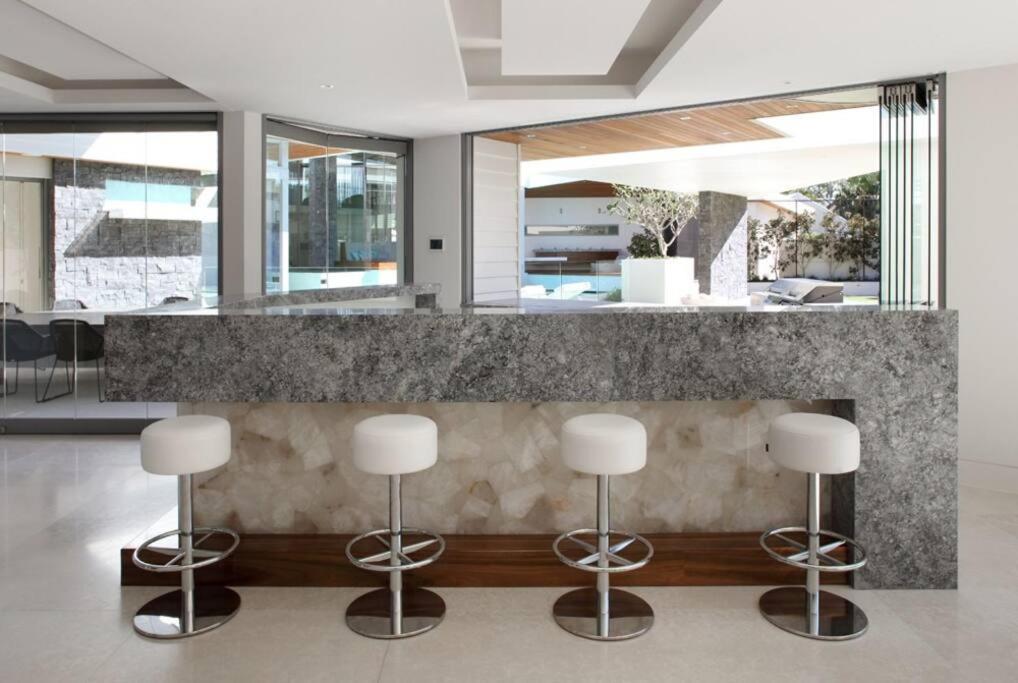 Racquet Retreat By Secret Destinations- Short Walk To Hastings Street * Noosa Heads