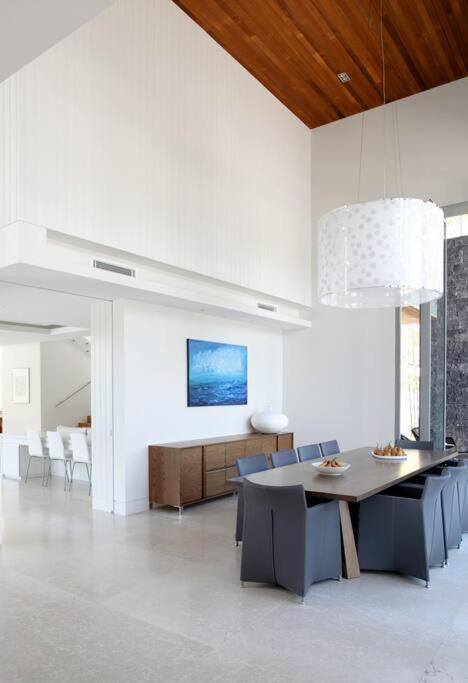 Racquet Retreat By Secret Destinations- Short Walk To Hastings Street Pousada