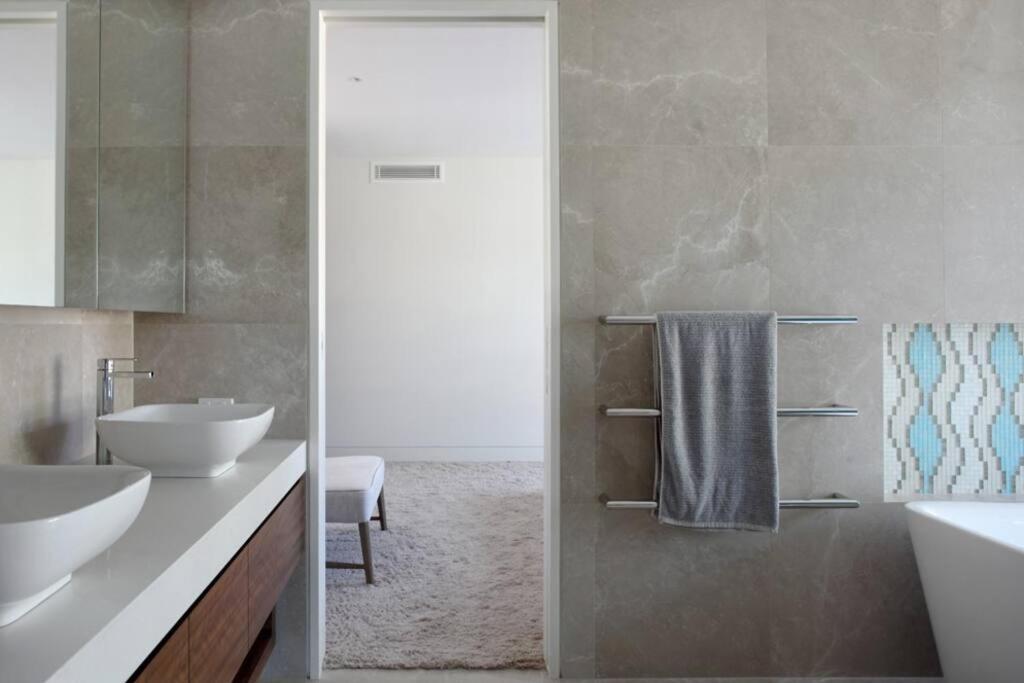 Pousada Racquet Retreat By Secret Destinations- Short Walk To Hastings Street Noosa Heads