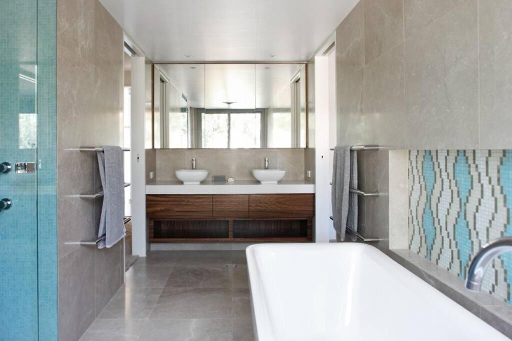 Pousada Racquet Retreat By Secret Destinations- Short Walk To Hastings Street