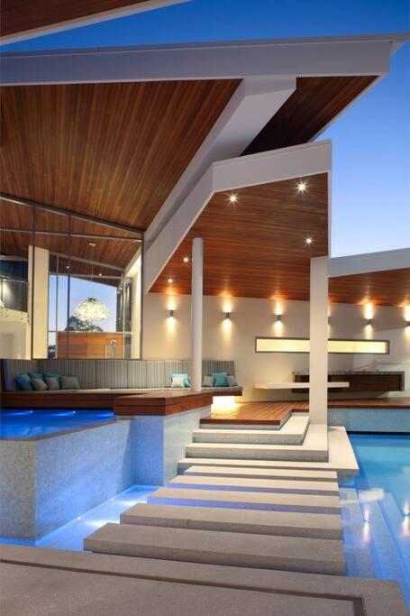 Racquet Retreat By Secret Destinations- Short Walk To Hastings Street Pousada *