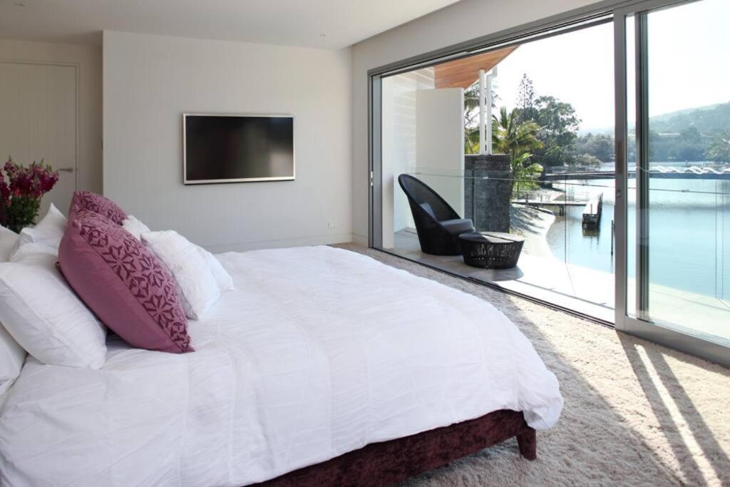 Racquet Retreat By Secret Destinations- Short Walk To Hastings Street Pousada Noosa Heads