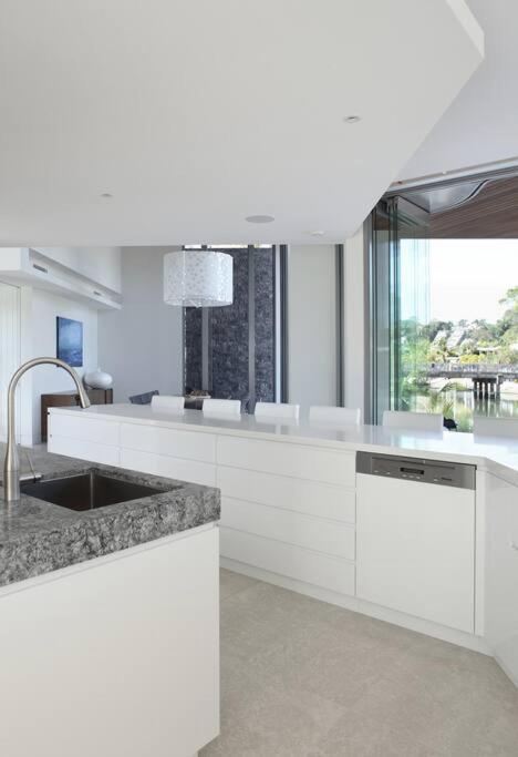 Racquet Retreat By Secret Destinations- Short Walk To Hastings Street * Noosa Heads