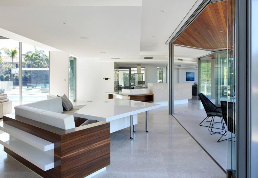 Racquet Retreat By Secret Destinations- Short Walk To Hastings Street