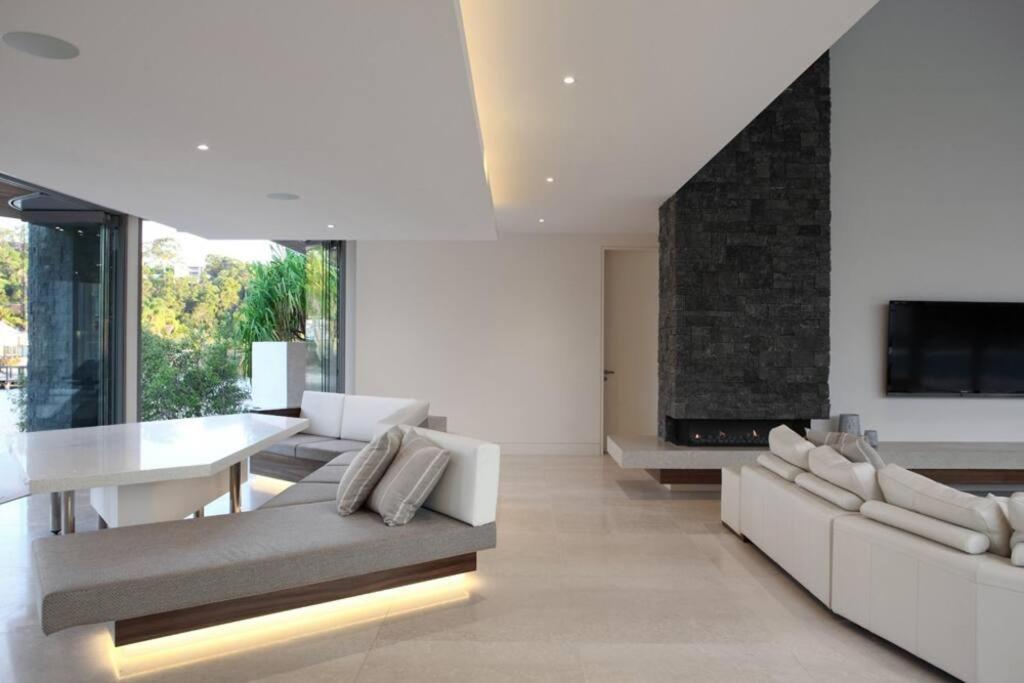 Racquet Retreat By Secret Destinations- Short Walk To Hastings Street Pousada