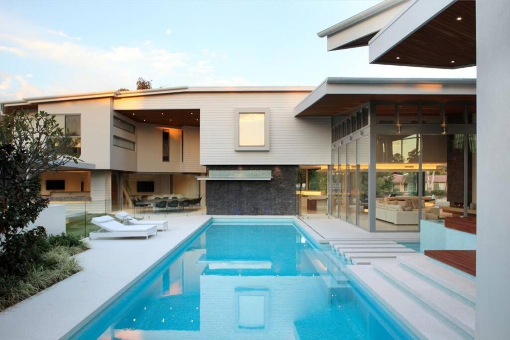 Racquet Retreat By Secret Destinations- Short Walk To Hastings Street Pousada Noosa Heads