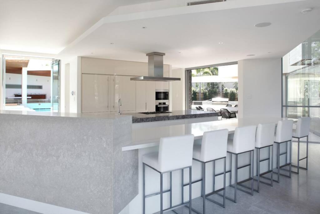 Racquet Retreat By Secret Destinations- Short Walk To Hastings Street