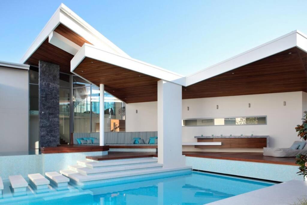 Racquet Retreat By Secret Destinations- Short Walk To Hastings Street *