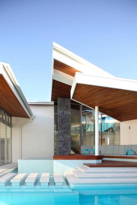 Racquet Retreat By Secret Destinations- Short Walk To Hastings Street Noosa Heads
