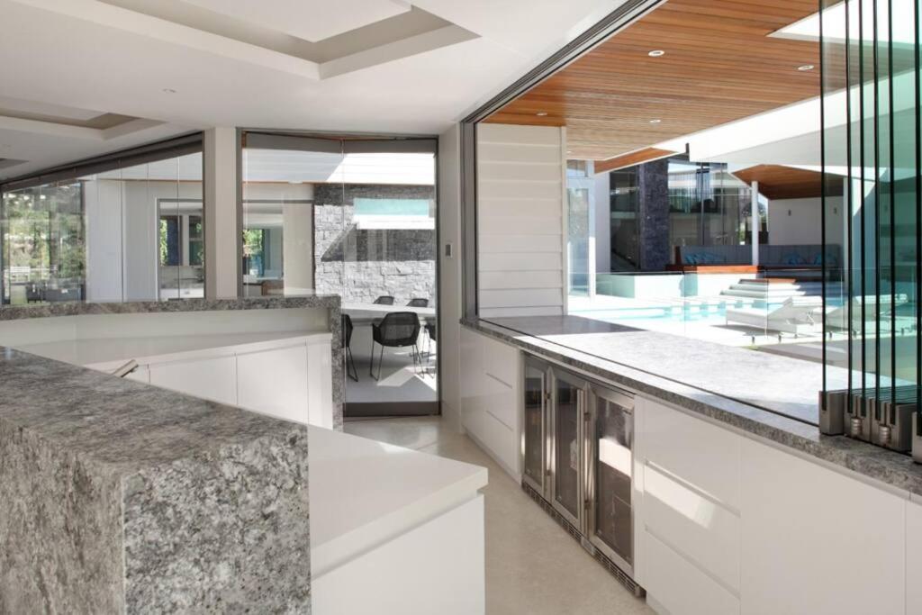 Racquet Retreat By Secret Destinations- Short Walk To Hastings Street Noosa Heads