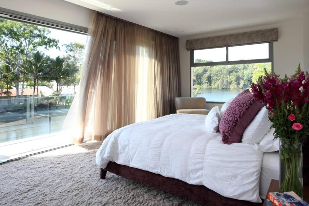 Racquet Retreat By Secret Destinations- Short Walk To Hastings Street Pousada Noosa Heads