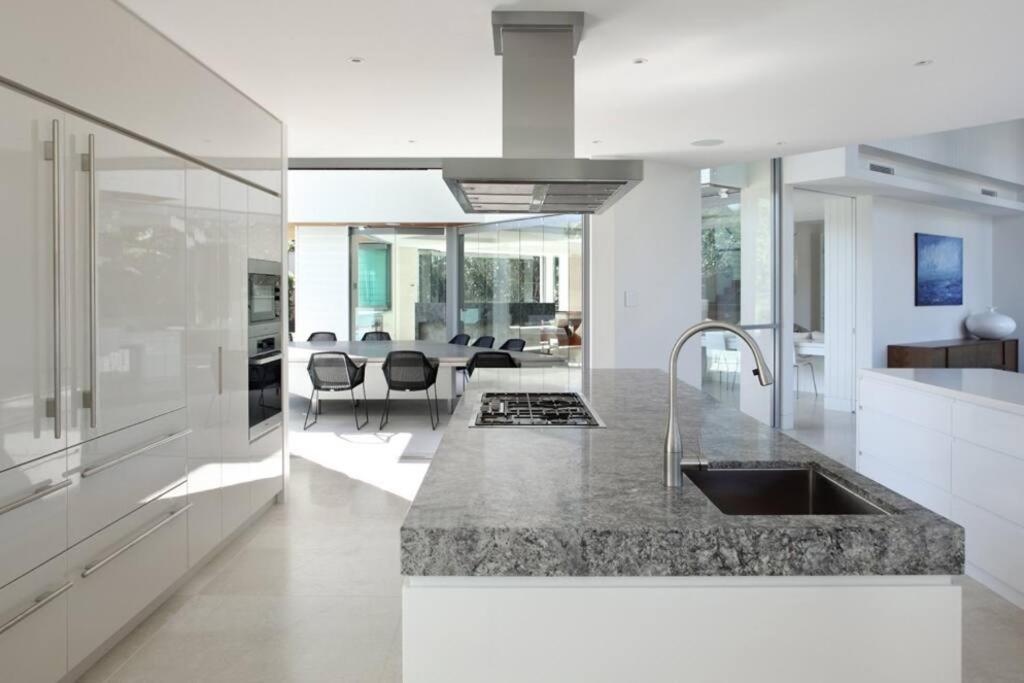 Pousada Racquet Retreat By Secret Destinations- Short Walk To Hastings Street