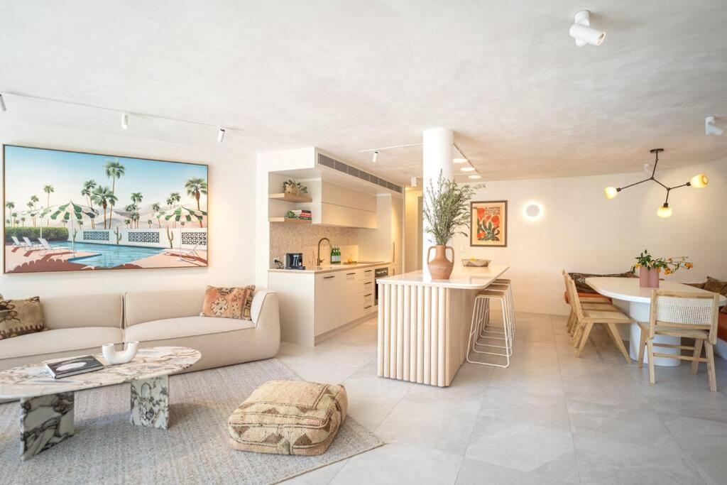 Apartment Little Cove Luxe Naousa 10
