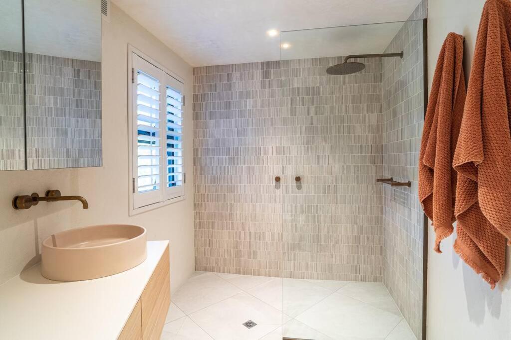 Apartment Little Cove Luxe Naousa 10
