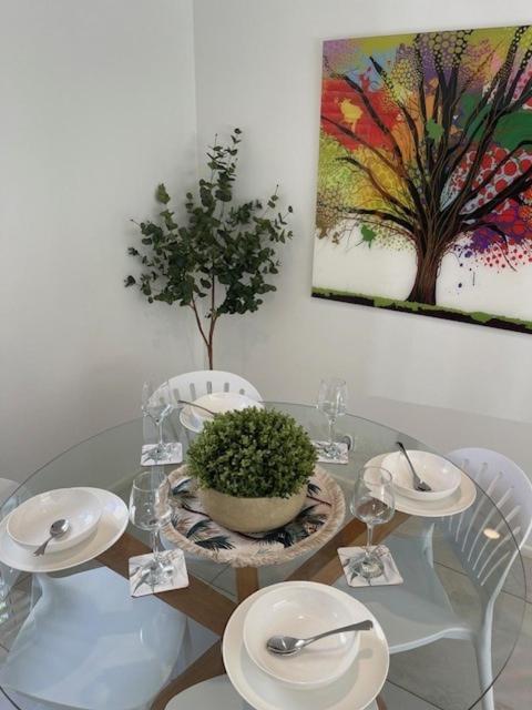 Coastal Luxe On Hastings St - 2 Bedroom * Noosa Heads