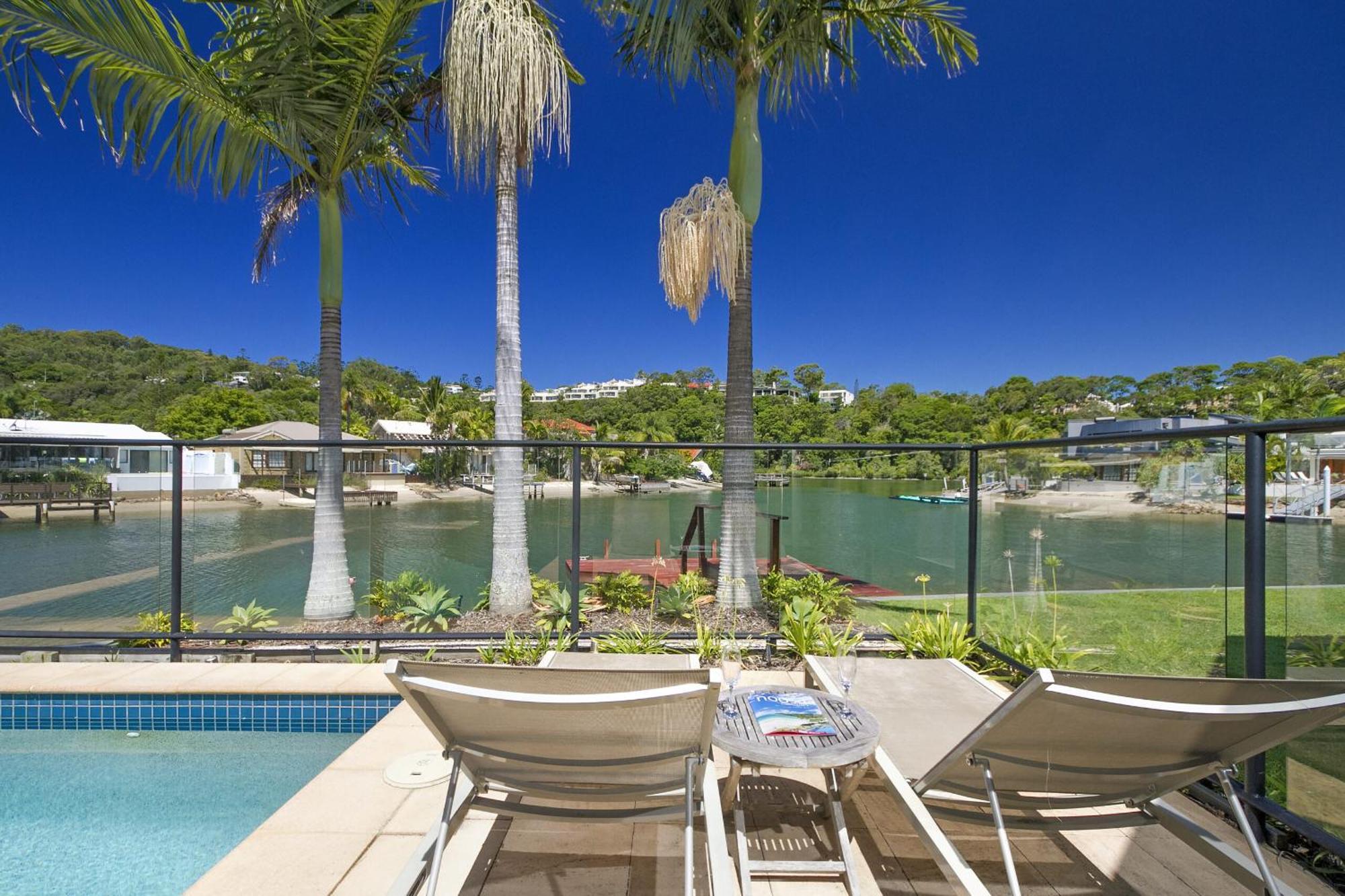 Waterfront Haven, Private Jetty, Near Hastings Holiday home *