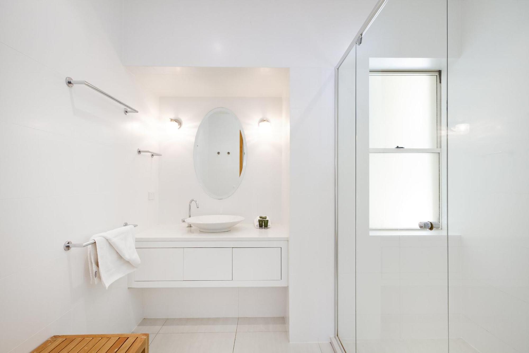 Waterfront Haven, Private Jetty, Near Hastings Holiday home *