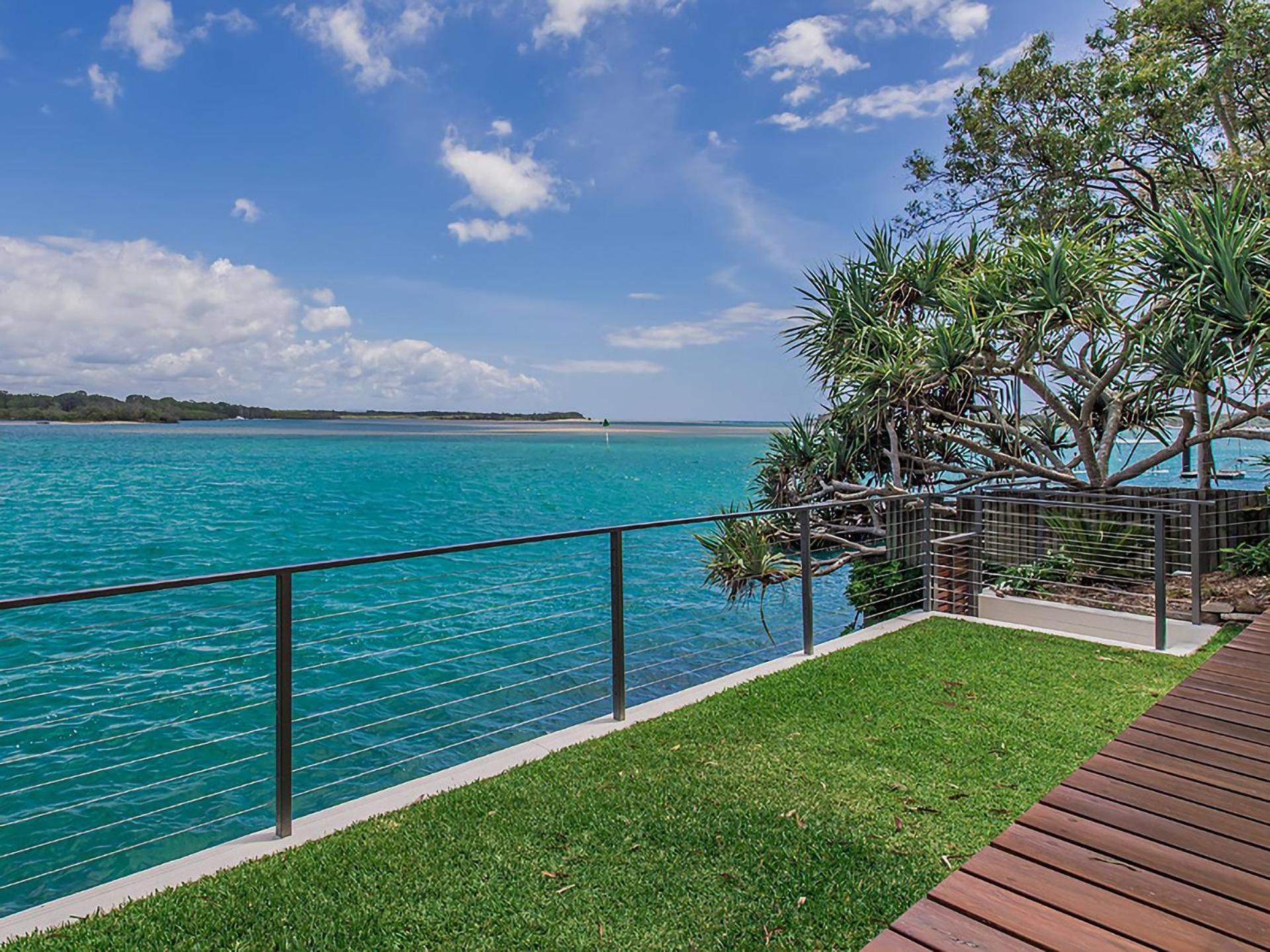 3 Mariners Point Apartment *