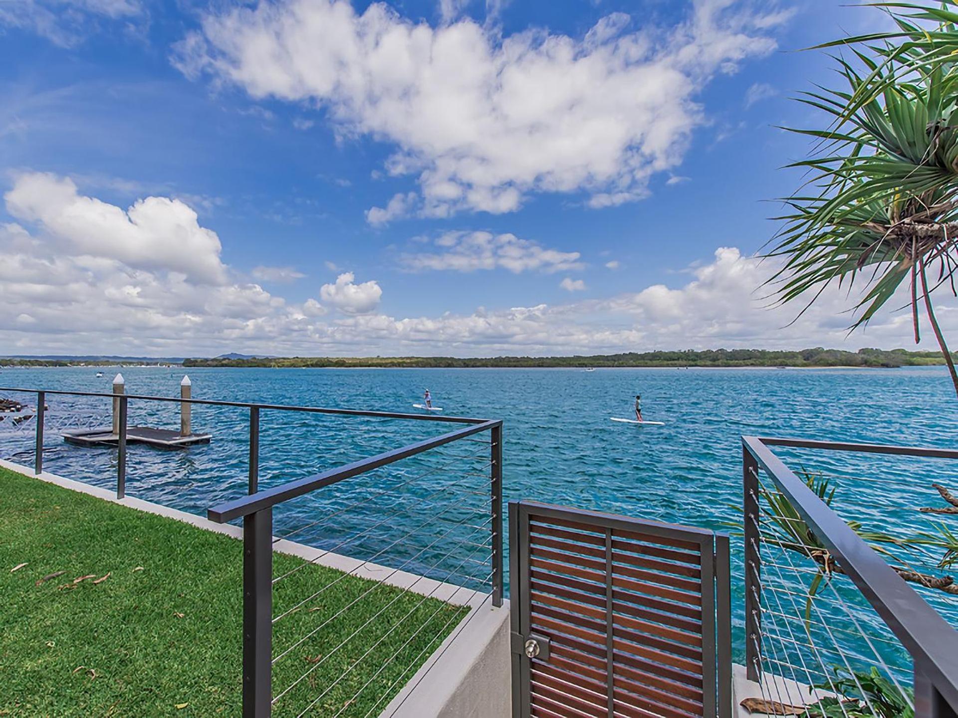 3 Mariners Point Apartment *