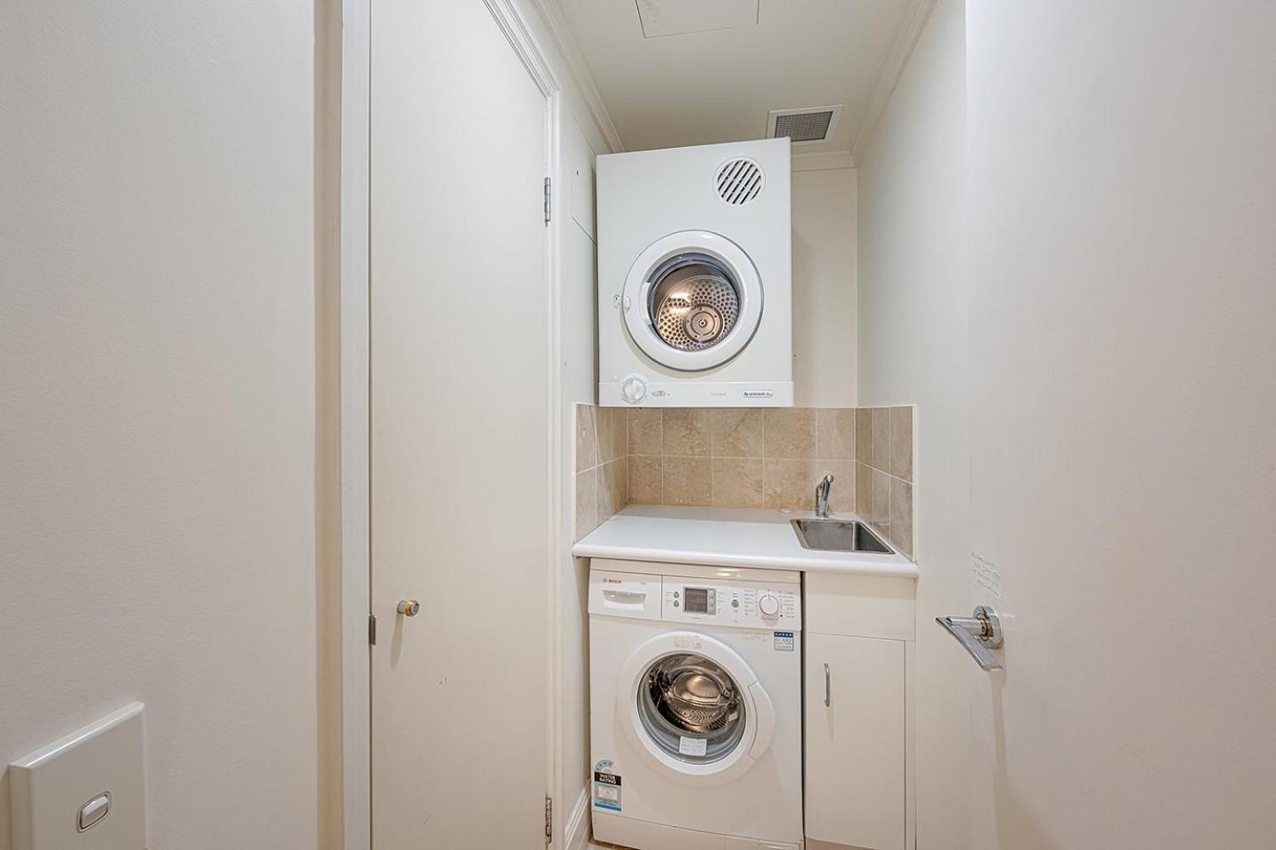 Chic Hastings Street Apartment