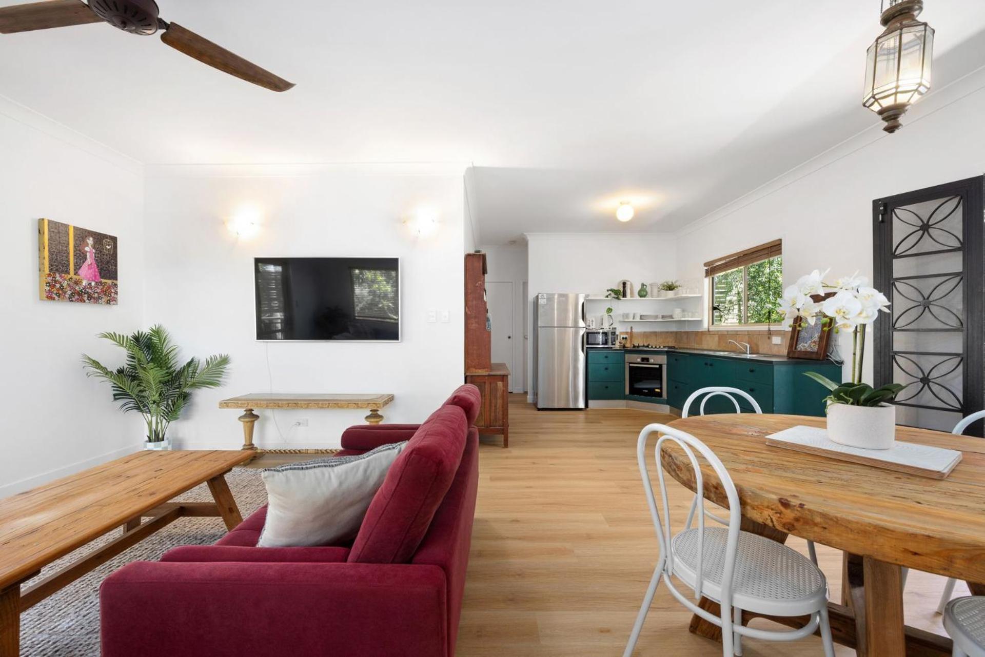 2 19 Nebula Street Sunshine *