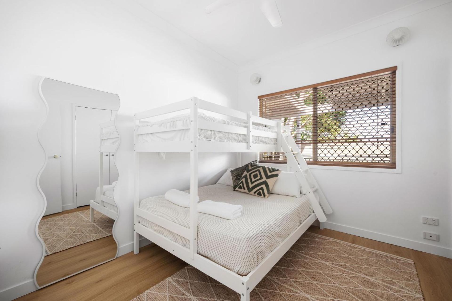 2 19 Nebula Street Sunshine Holiday home *