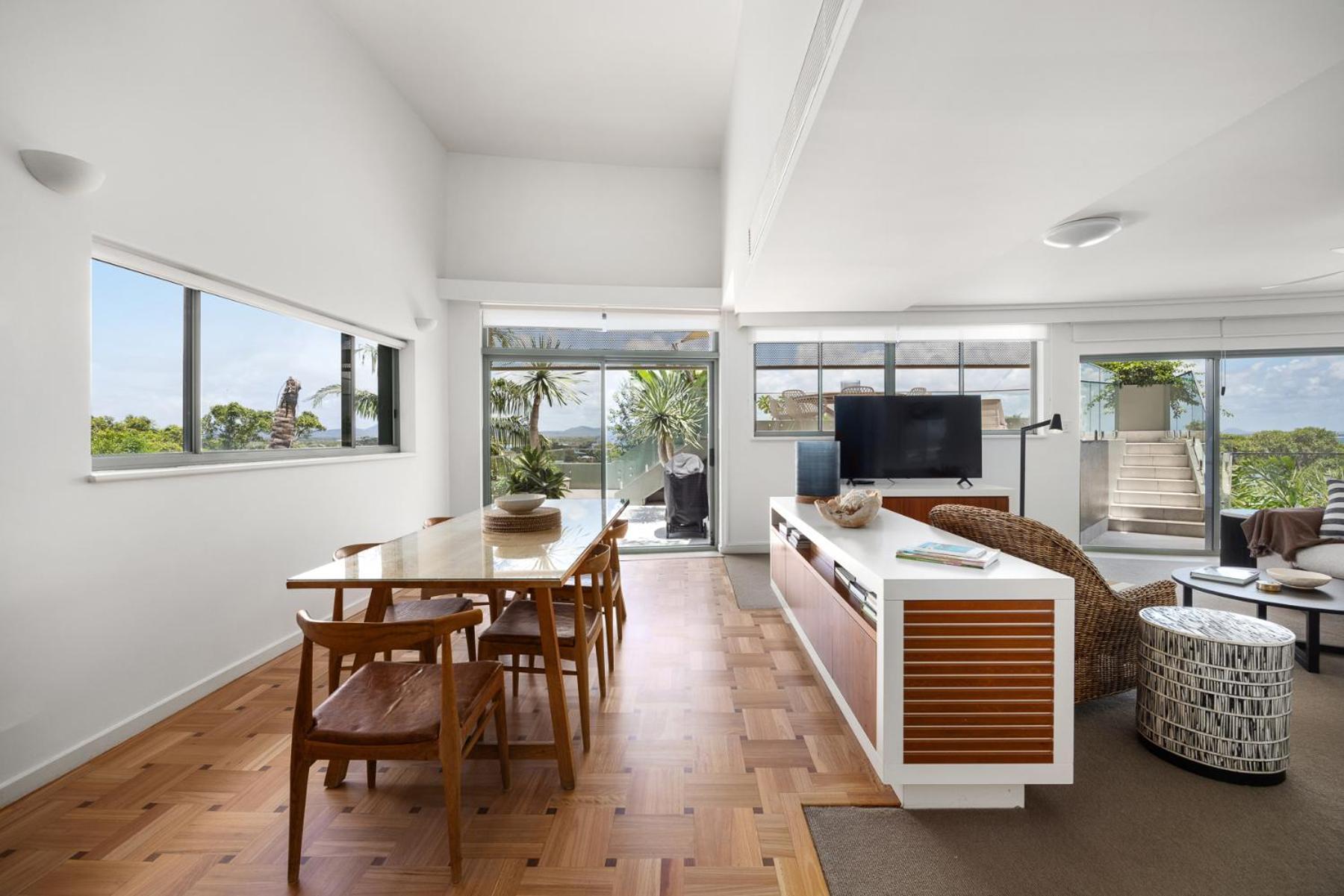 Hastings Park: Modern, Ocean View Retreat Apartment