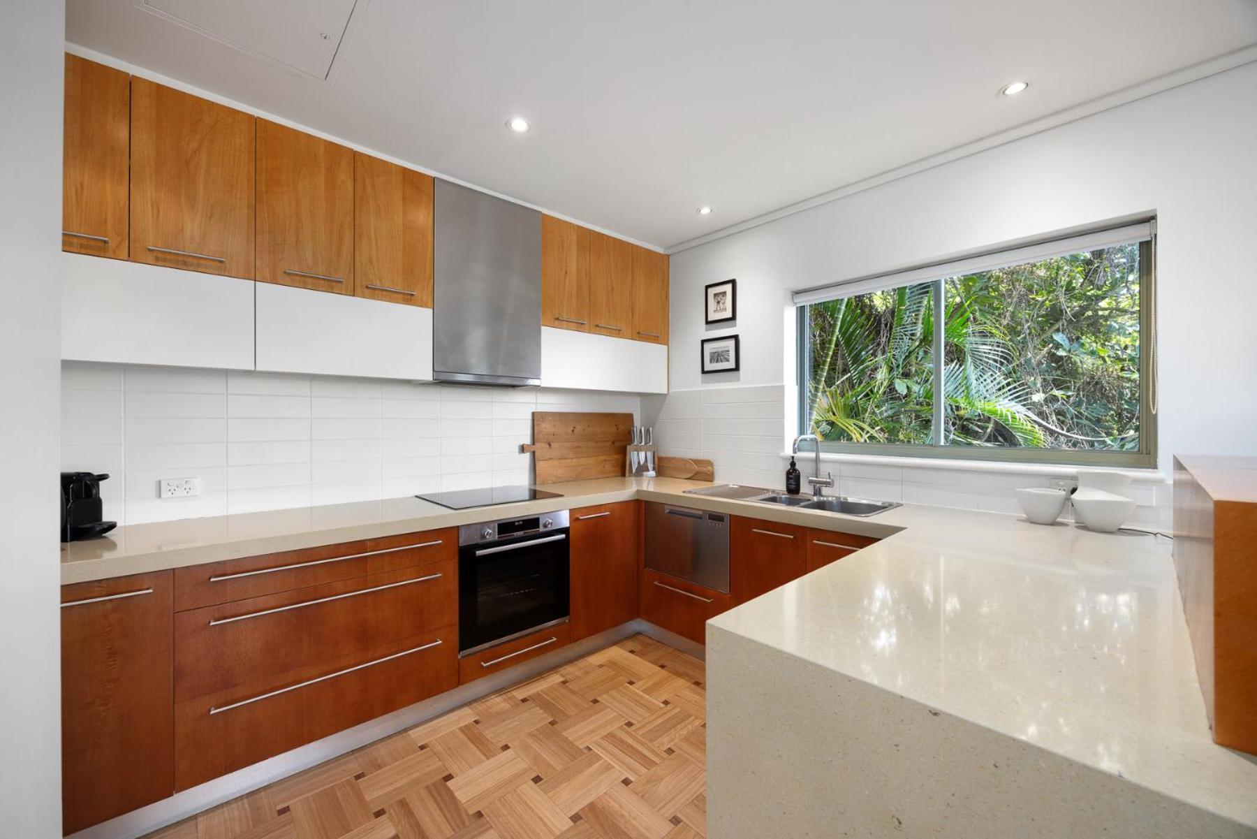 Apartment Hastings Park: Modern, Ocean View Retreat Noosa Heads