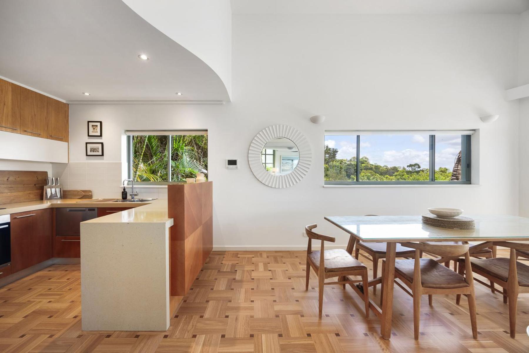 Hastings Park: Modern, Ocean View Retreat *