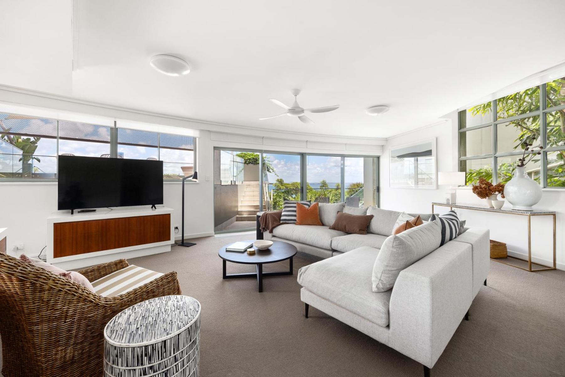 Hastings Park: Modern, Ocean View Retreat Apartment *