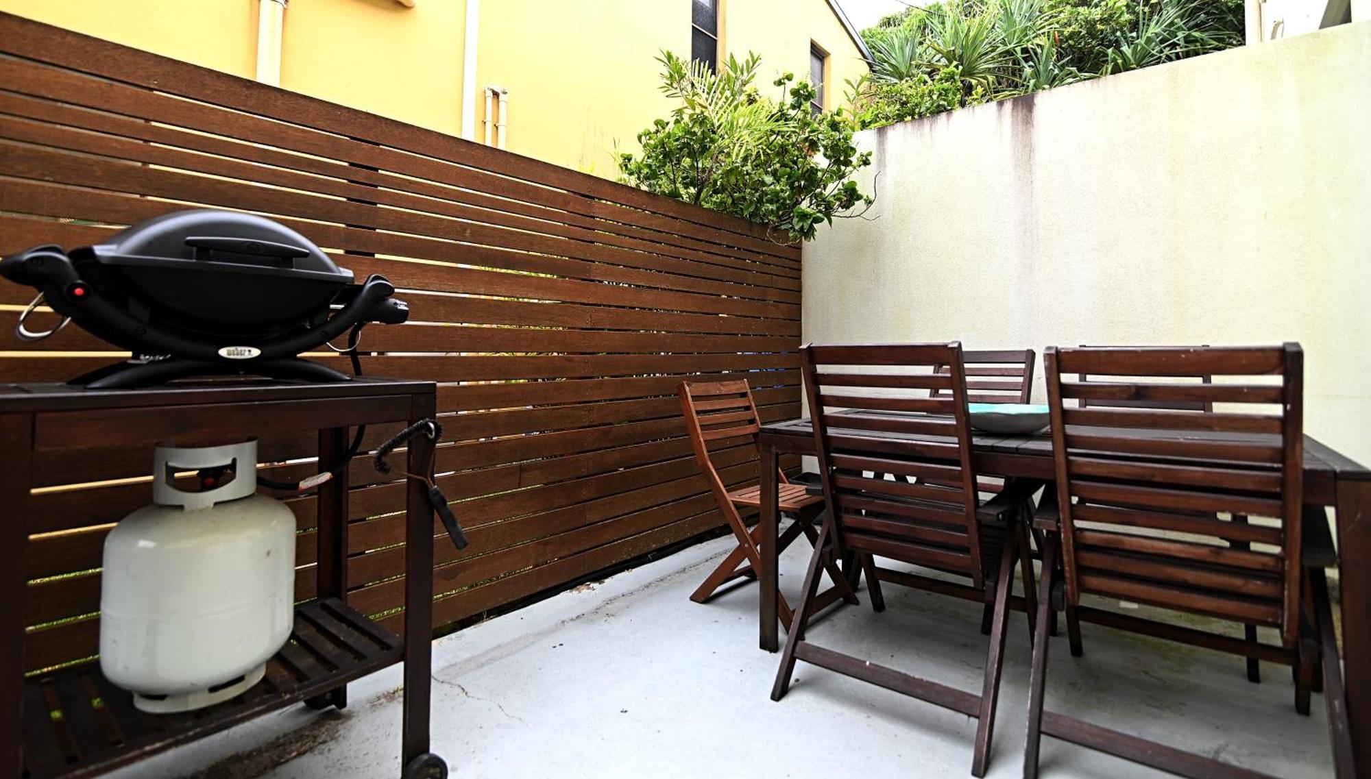 Little Gem In Peregian - Walking Distance To With Pool Apartment *