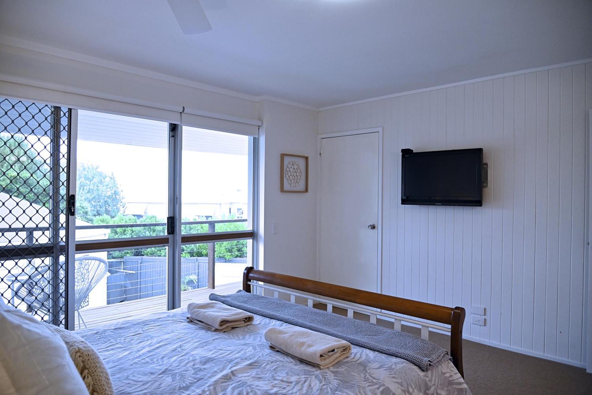 Apartment Little Gem In Peregian - Walking Distance To With Pool *