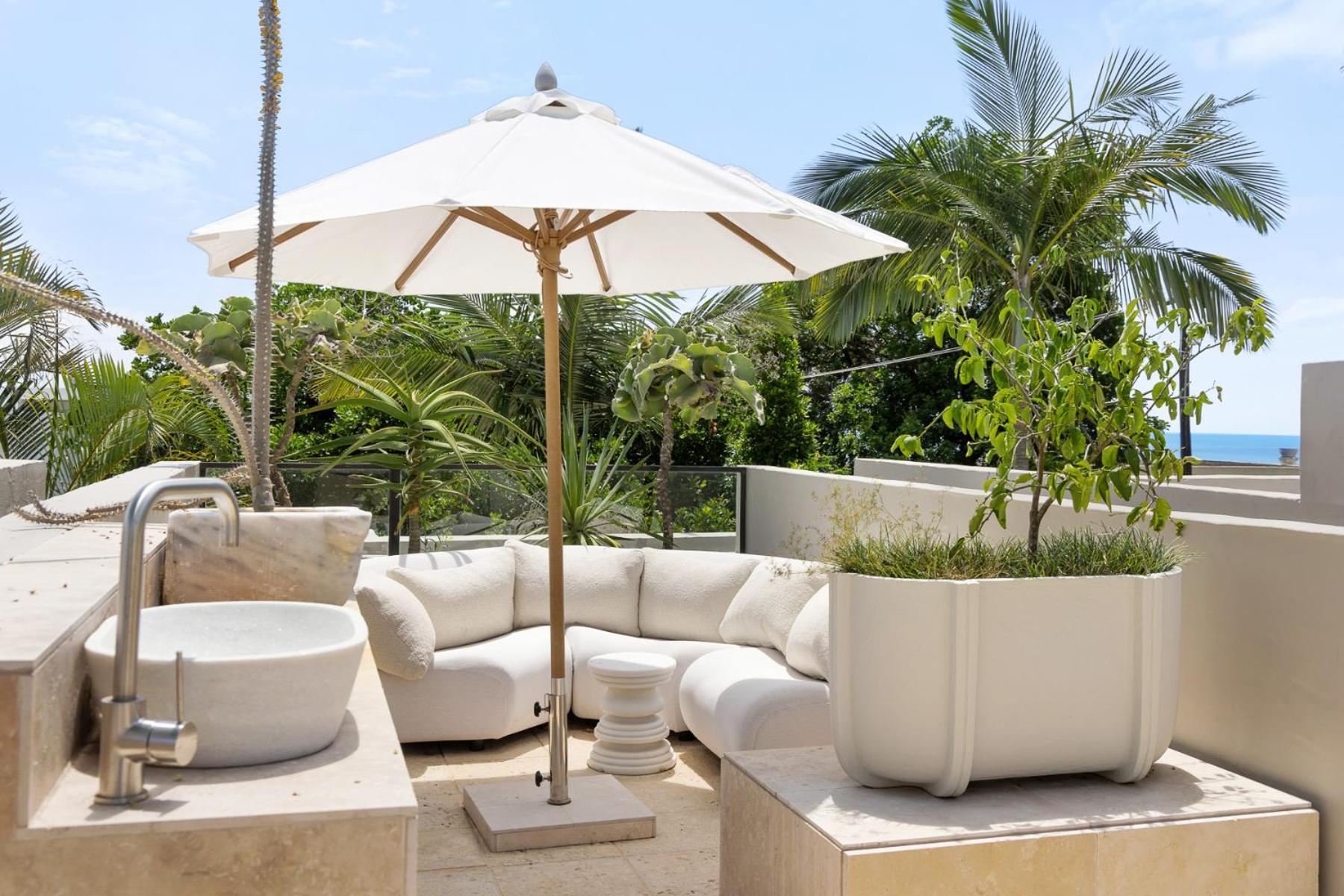The Sunroom On Hill With Rooftop *