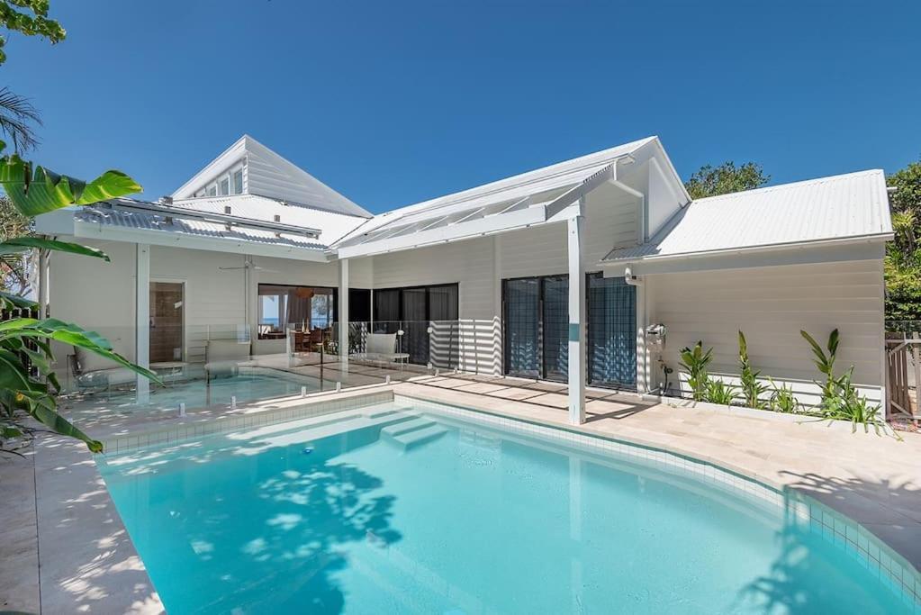 Seaviews At Sunshine Beach,4bd, Pool Holiday home Sunshine Beach