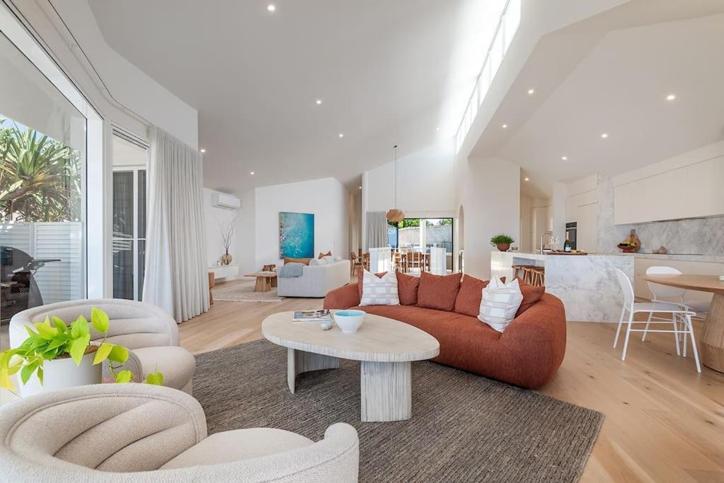 Holiday home Seaviews At Sunshine Beach,4bd, Pool Sunshine Beach