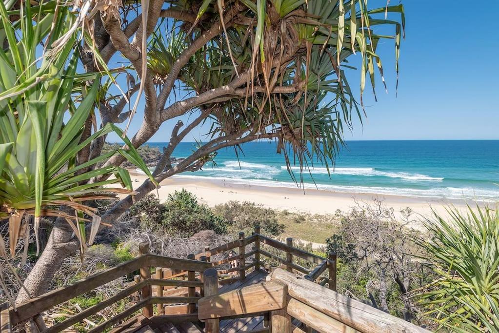 Seaviews At Sunshine Beach,4bd, Pool Holiday home *