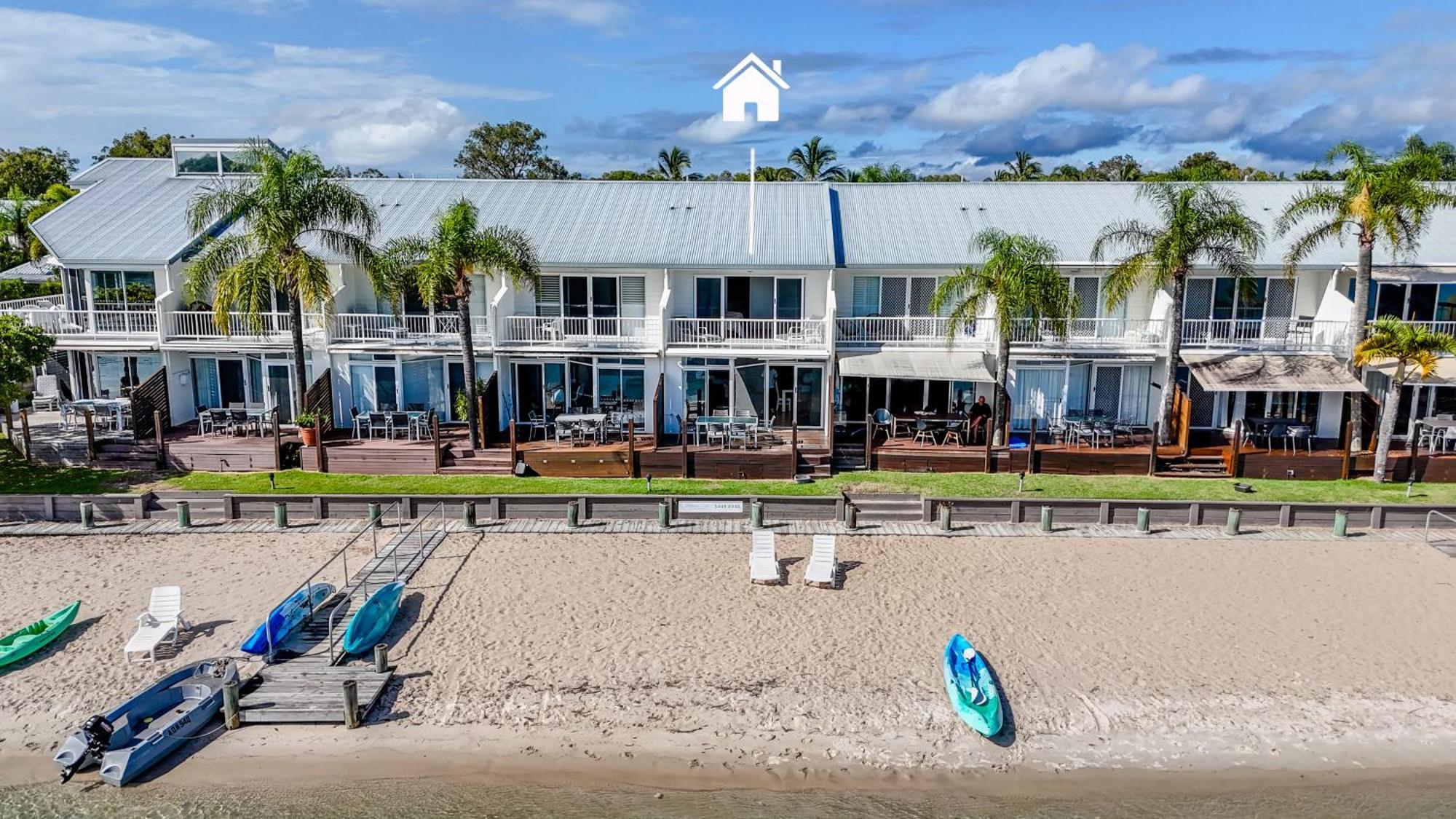 Noosa Riverfront Unit 7 Apartment