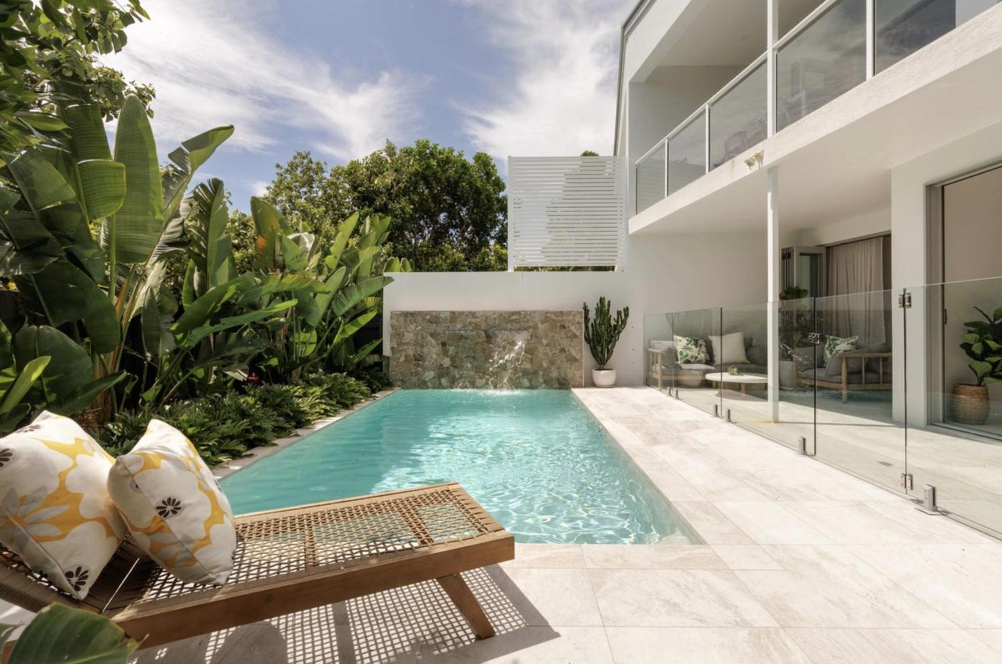 Stylish Noosa Home, Steps To The Beach! Holiday home