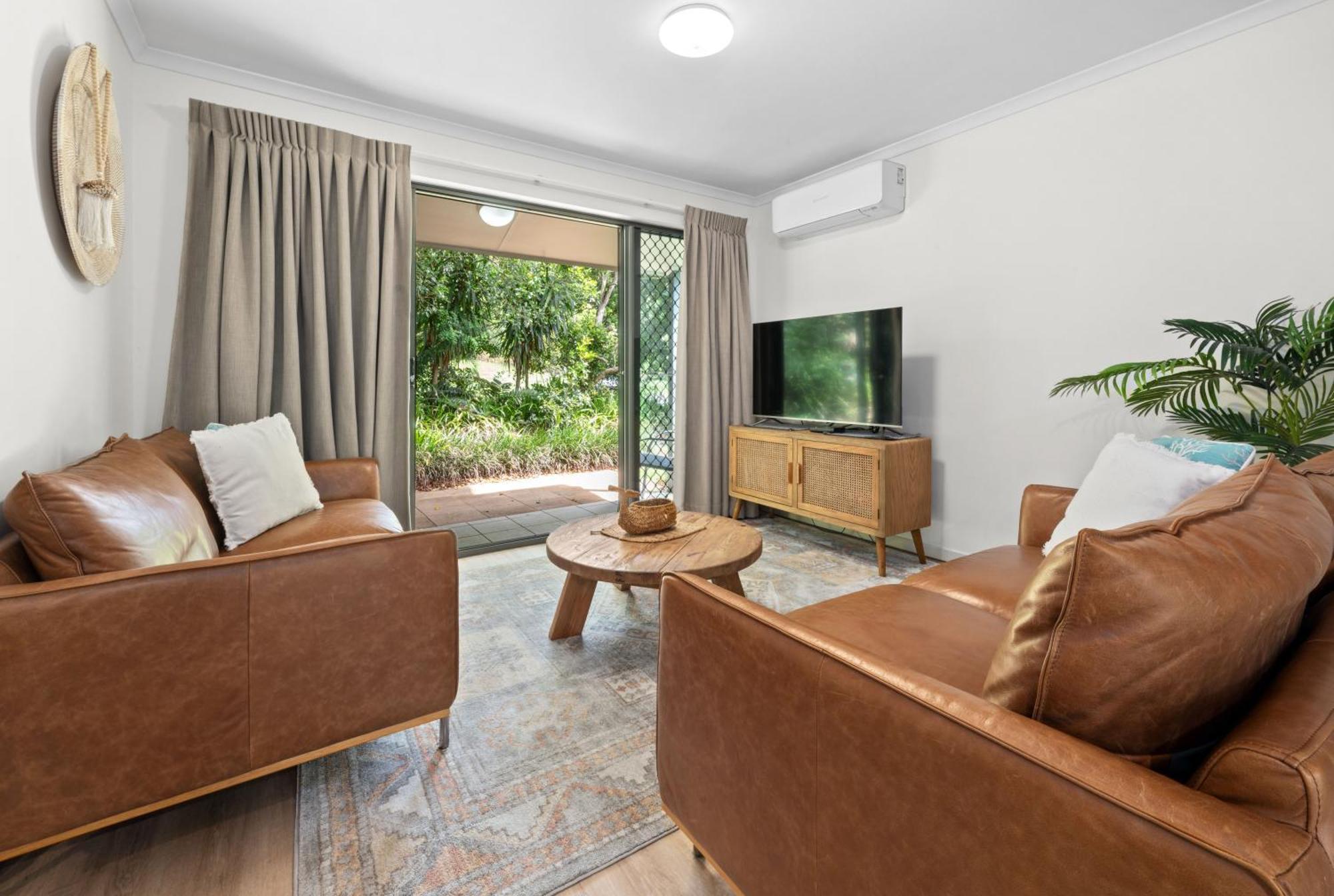 Modern & Stylish 2 Bedroom Townhouse Noosaville