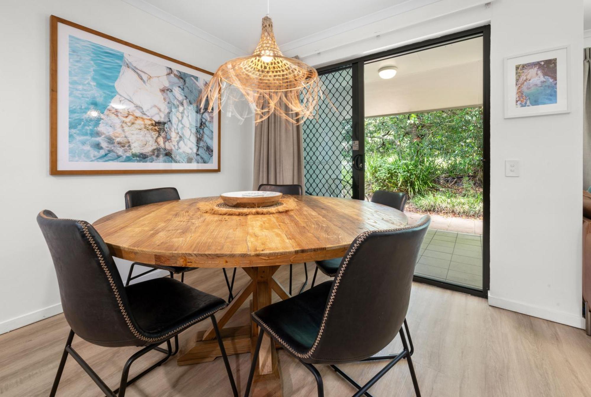 Modern & Stylish 2 Bedroom Townhouse * Noosaville